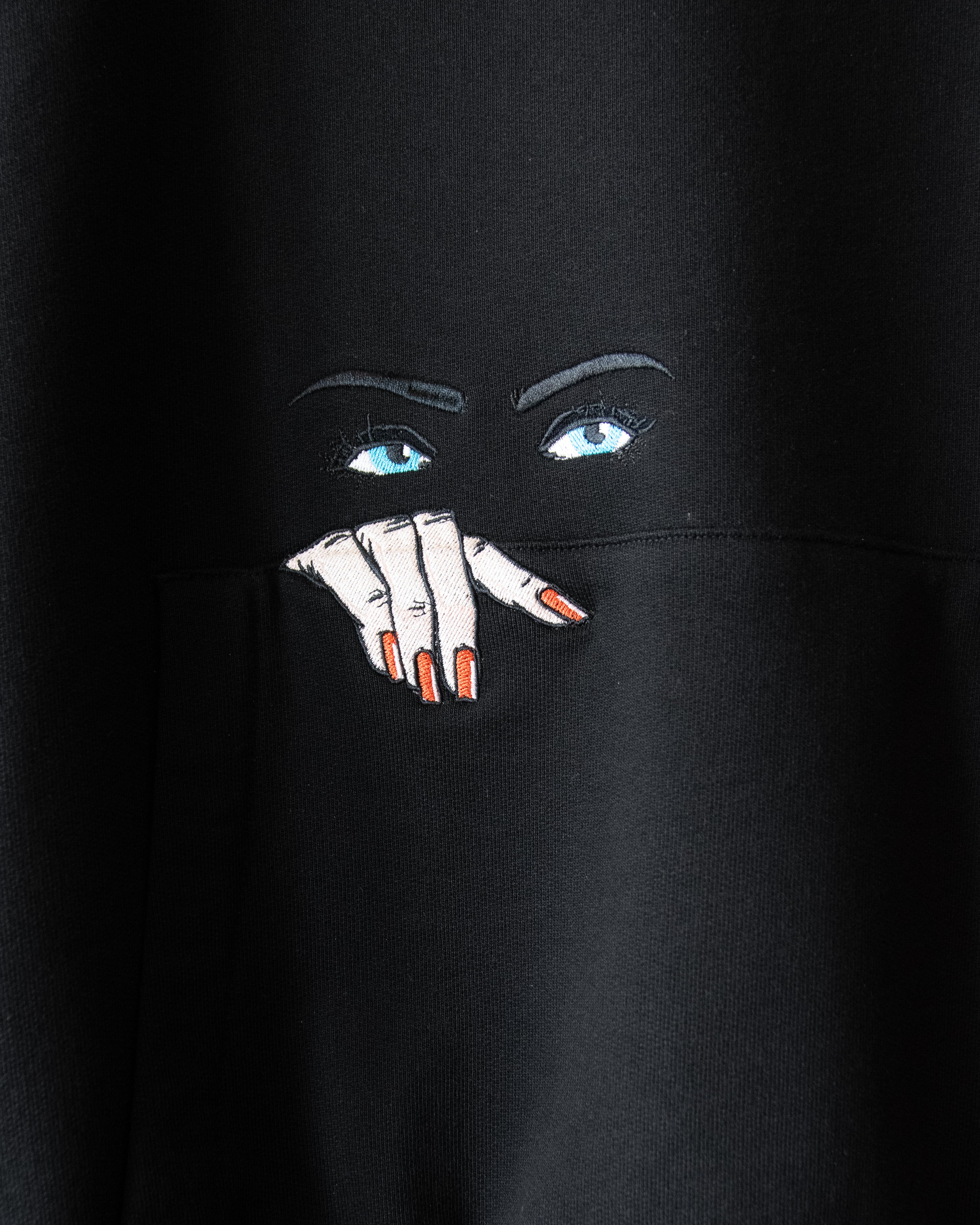 PEEPING HOODIE - Image 2