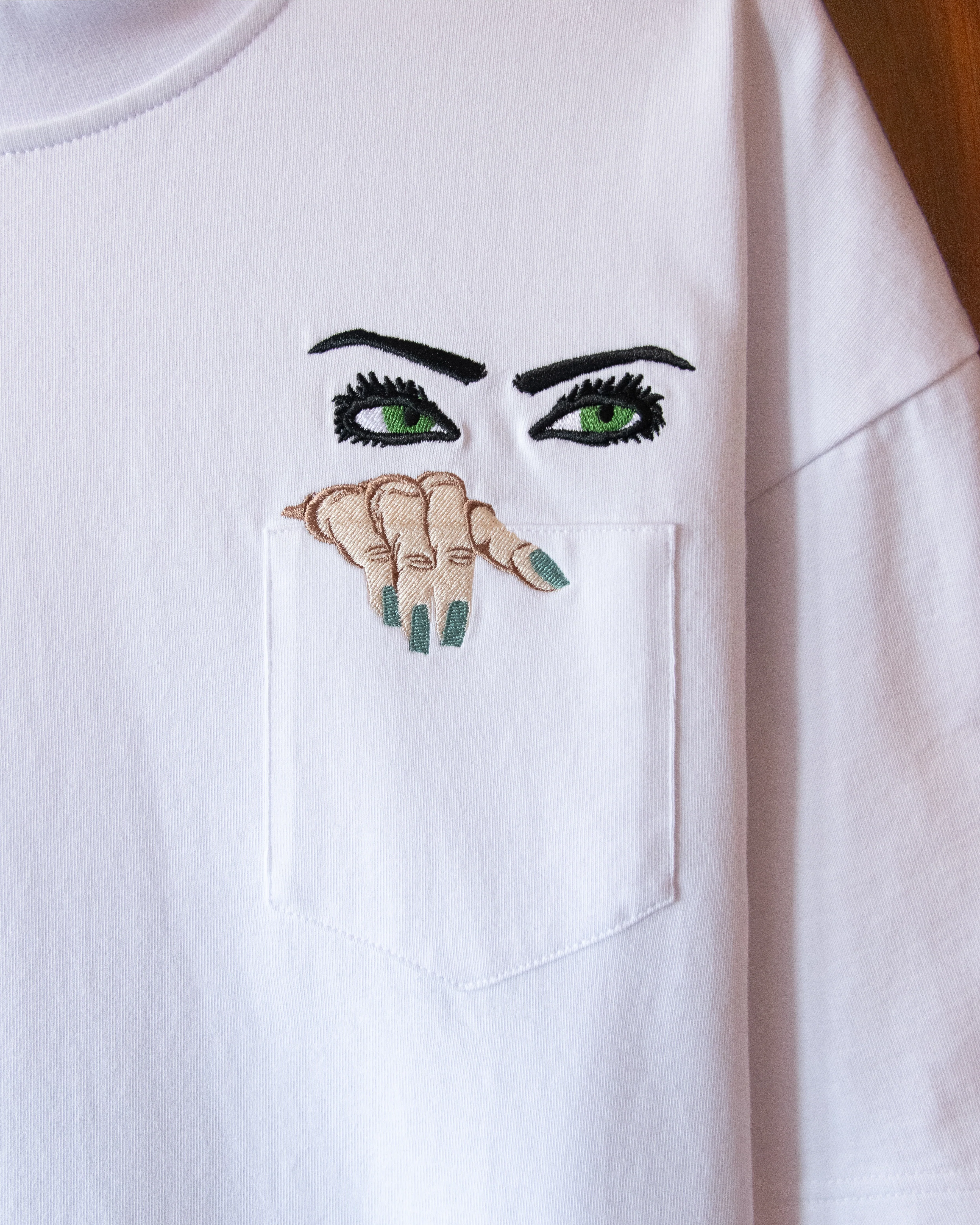 PEEPING TEE - Image 2